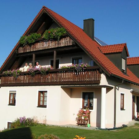 Gaestehaus Gertraud Neualbenreuth Exteriör bild